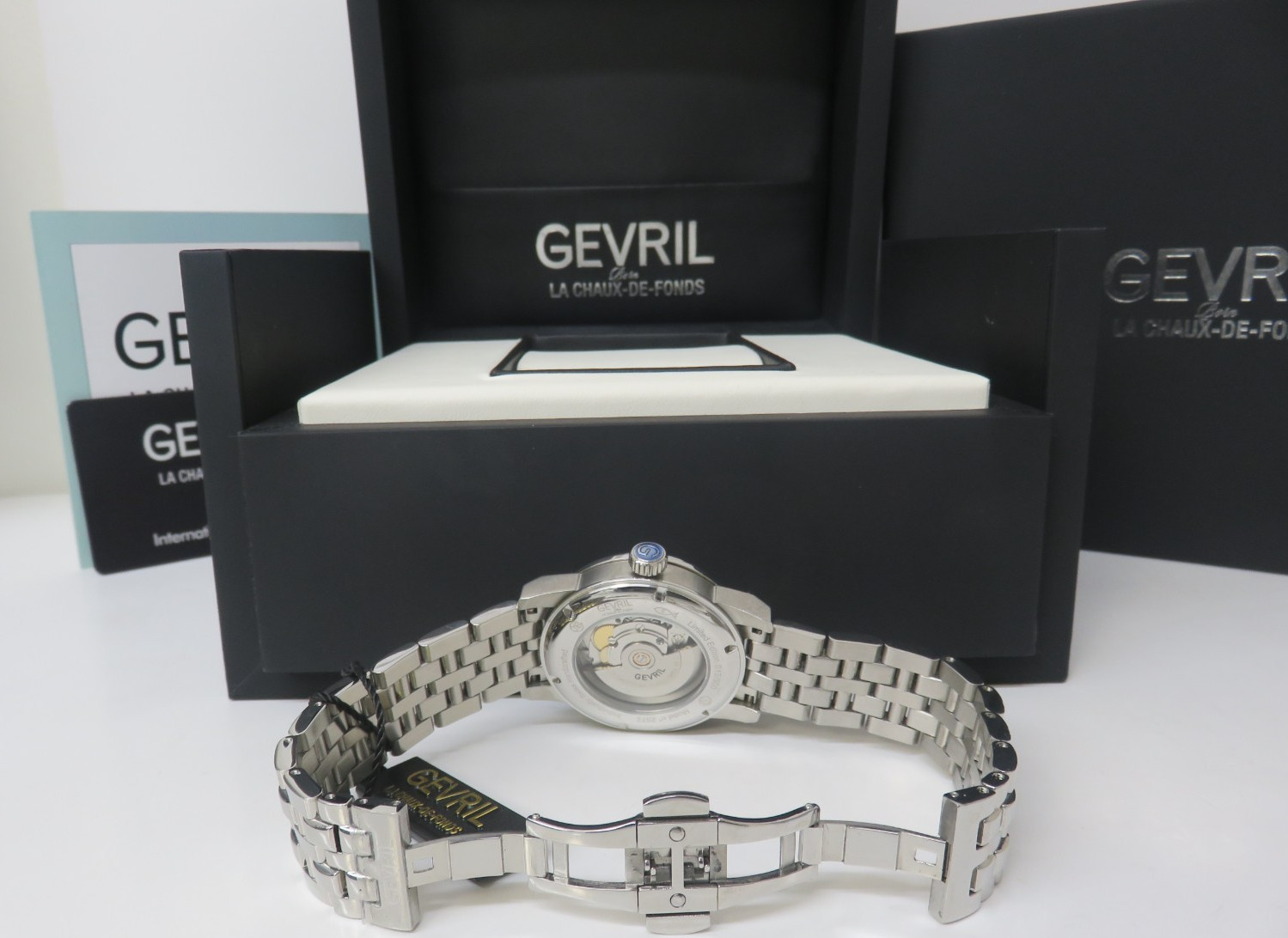 Gevril Mens 2572 Madison Swiss Automatic Selitta Exhibition Caseback Date Watch