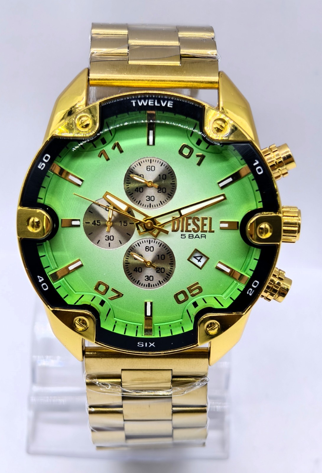 Vintage DIESEL 5 BAR Chronograph Green Dial Date Indicator Men’s Wrist Watch