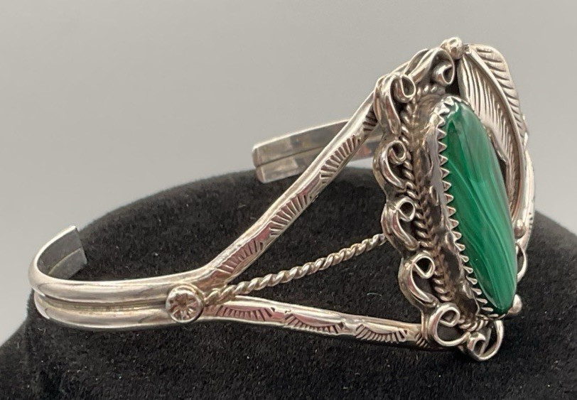 Native American Cuff Bracelet Silver Tone Malachite Stone 6″ Wrist 14.9g NICE