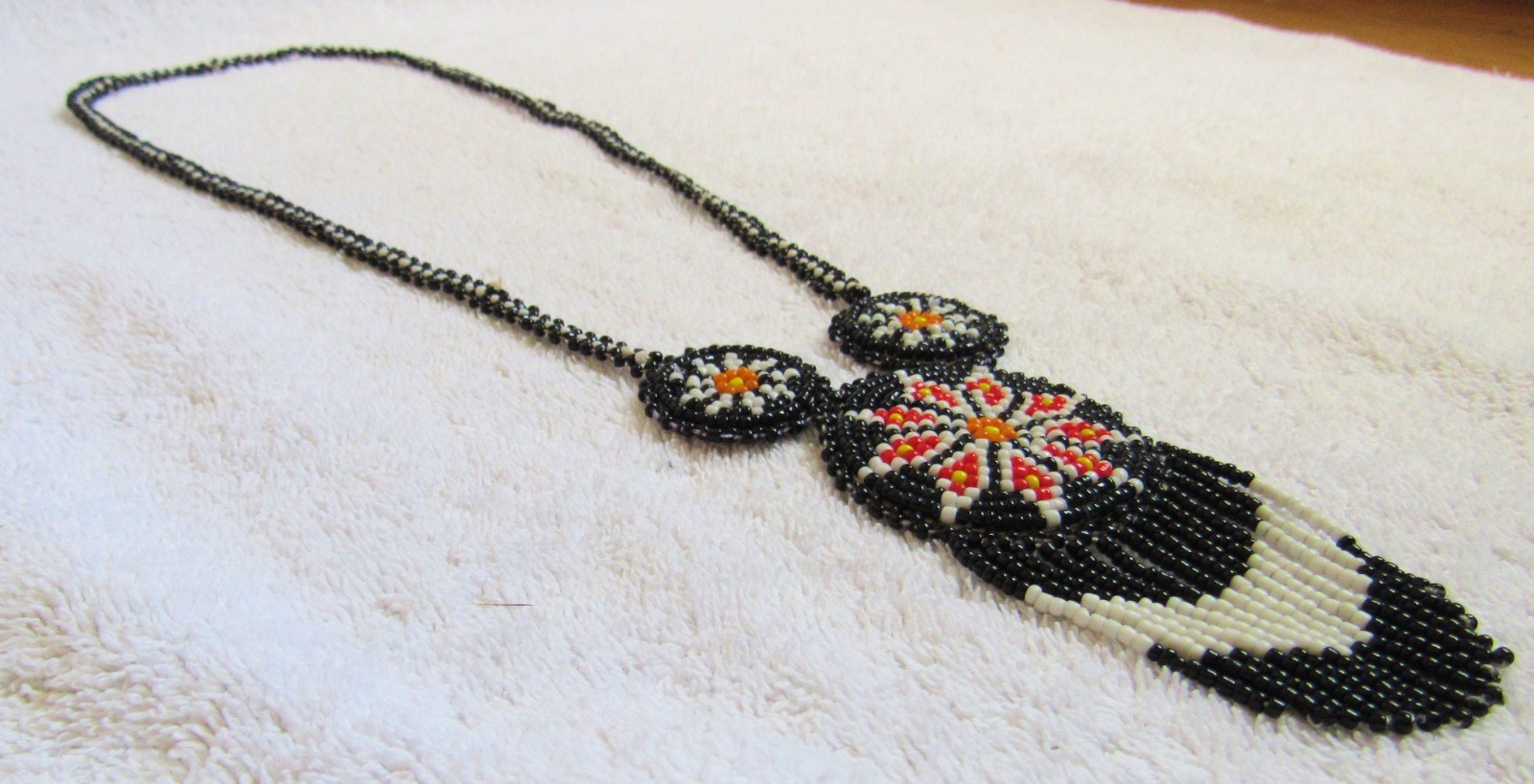 Vintage Beads Beaded Beadwork Design Sioux Indian 3 Medallion Pendant & Necklace