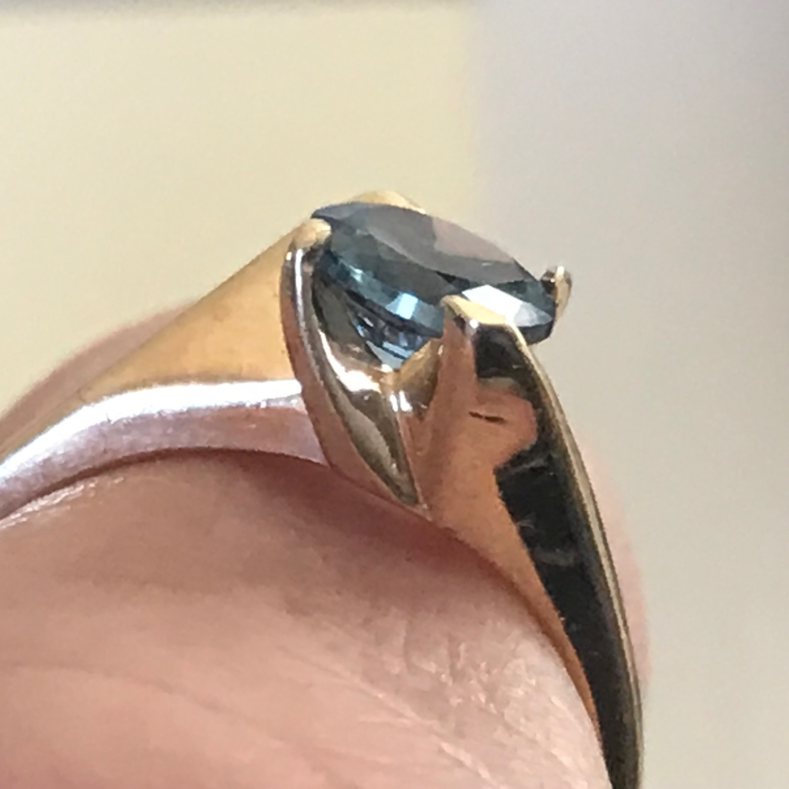 10k solitaire 6mm ring size 6.75 yellow gold 2.91g wedding band London blue