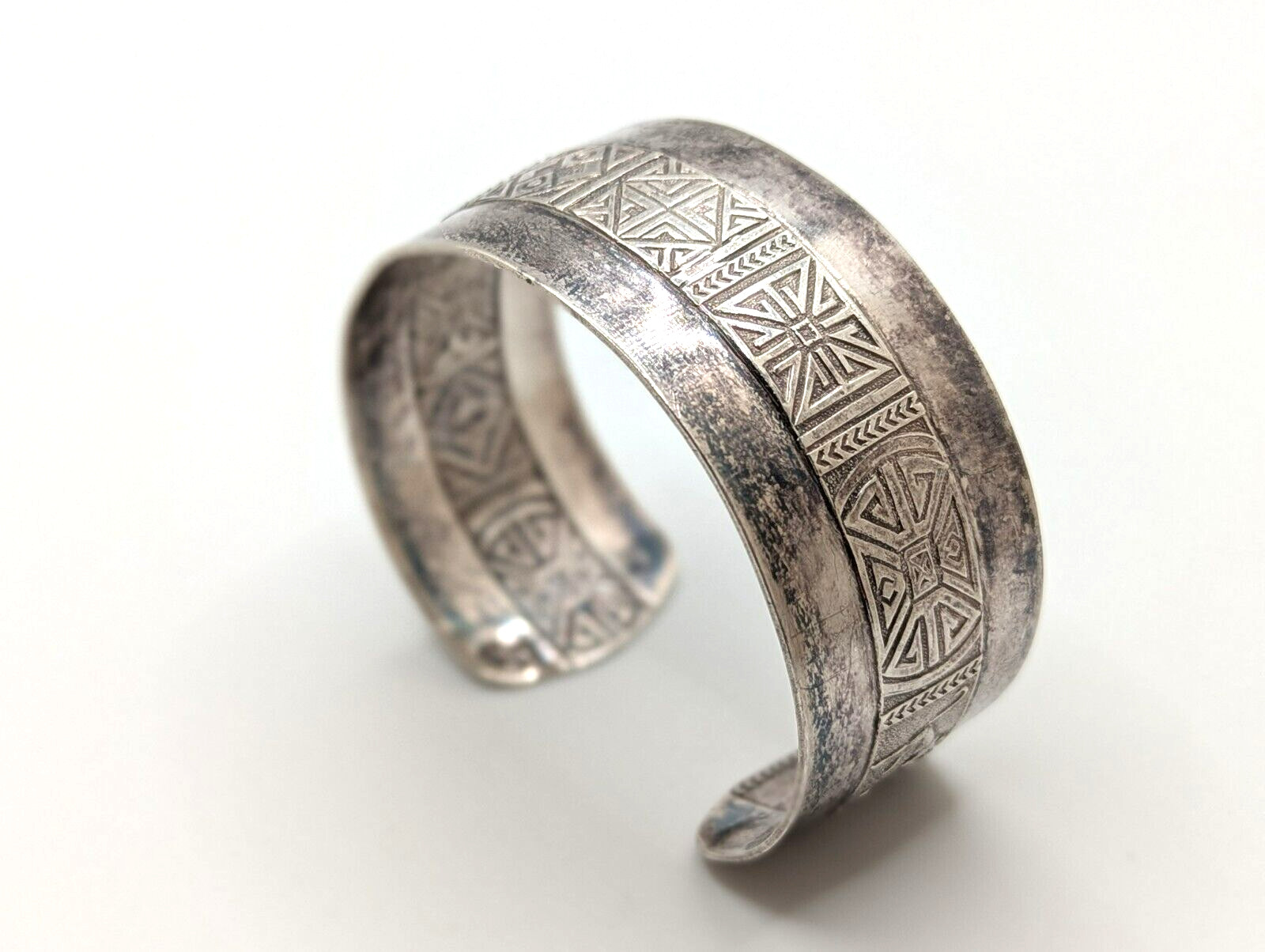 Antique Columbia Inca TRP 900 Silver Tribal Cuff Bracelet Signed Crown Shield 32