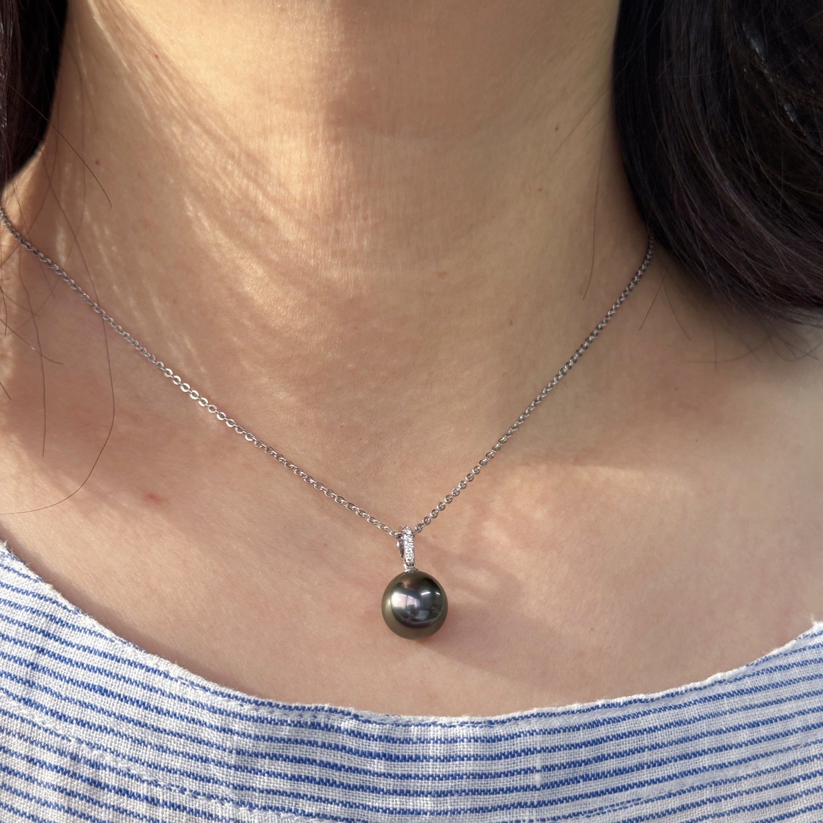 Flawless 10.6mm Peacock Tahitian Pearl Pendant 18k Solid White Gold/Morganite
