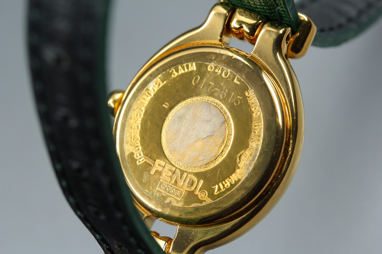 FENDI 640L Chameleon Change Green Belt Gold 24mm Women’s Quartz Watch Vintage