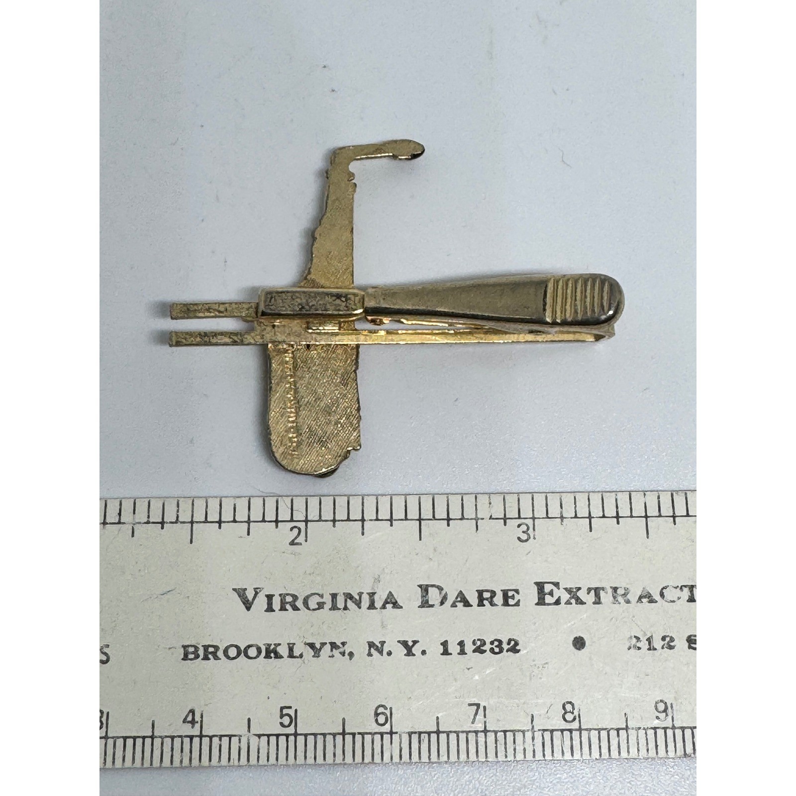 Future Primitive Mens Saxophone Tie Clip Gold Tone Musical Instrument Jazz Band