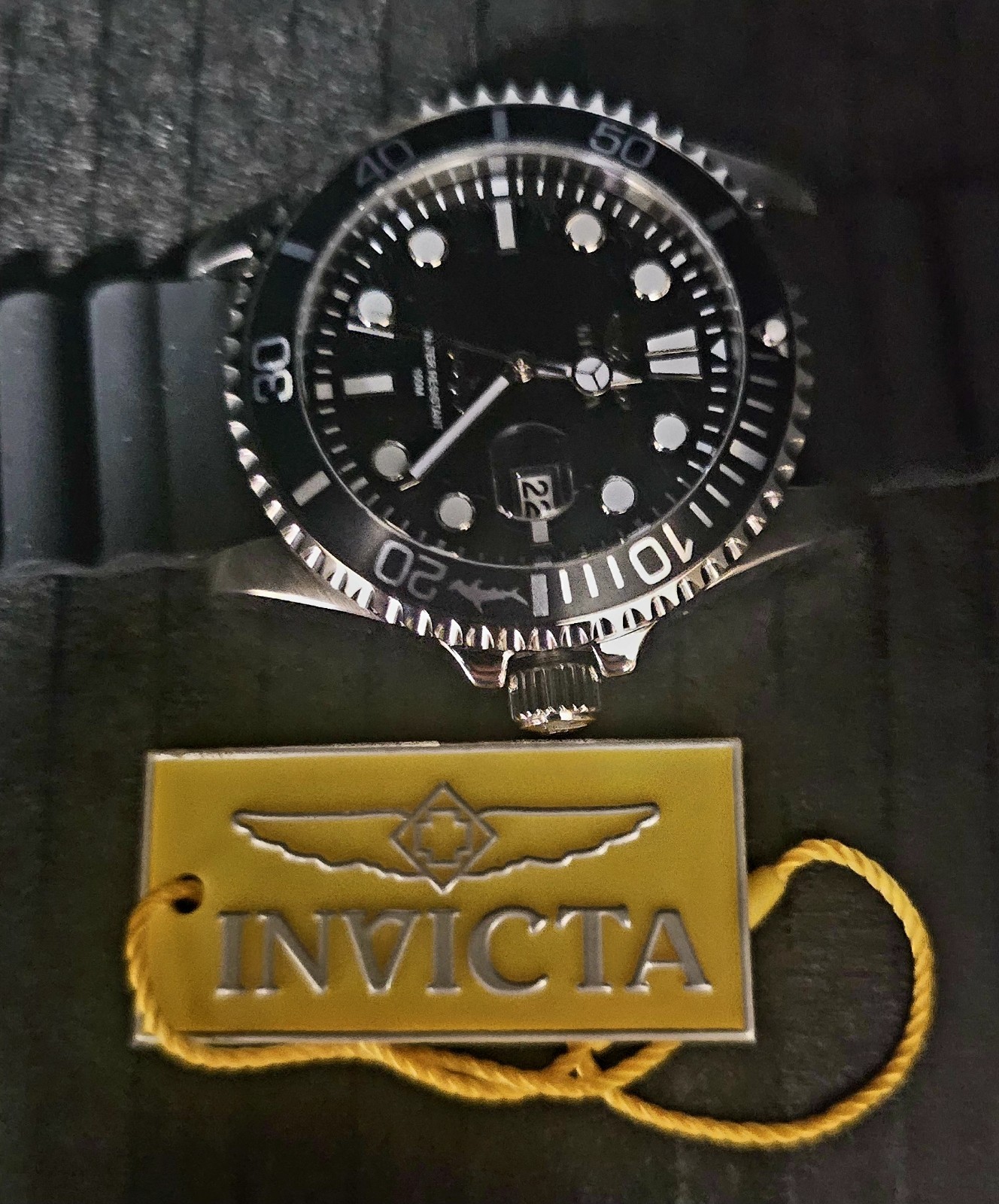 Invicta Pro Diver Men’s Quartz 40mm 100m Black Dial Date Silicone Strap