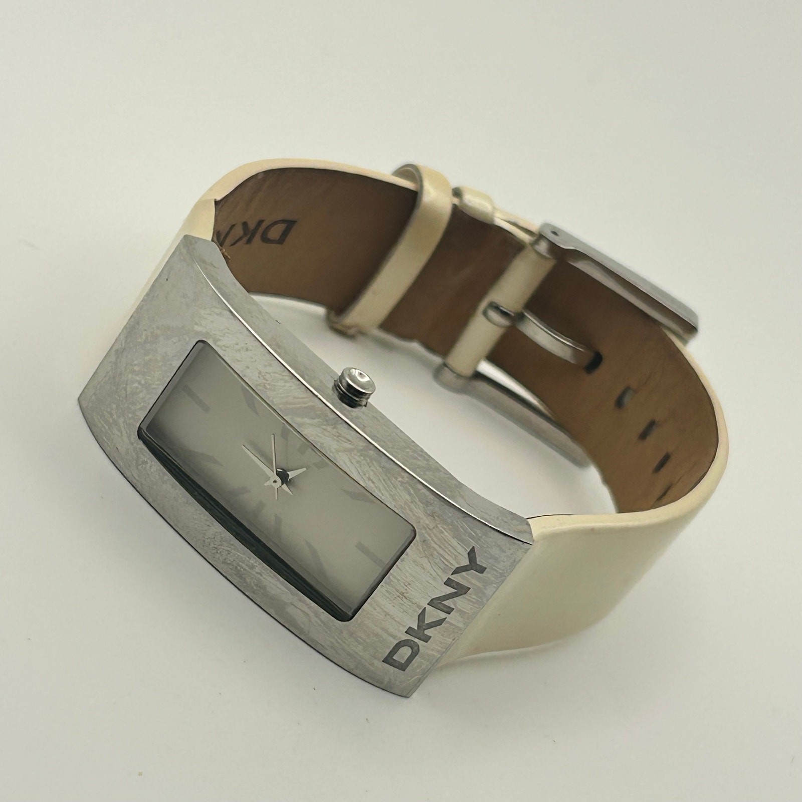 DKNY Silver-tone Stainless Steel Minimalist Ladies Watch Working New Battery