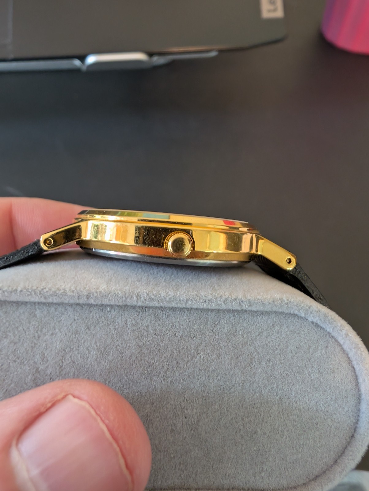 Vtg Lorus Seiko Disney Mickey Mouse Hologram Watch V515-8E68 Gold Tone New Batte