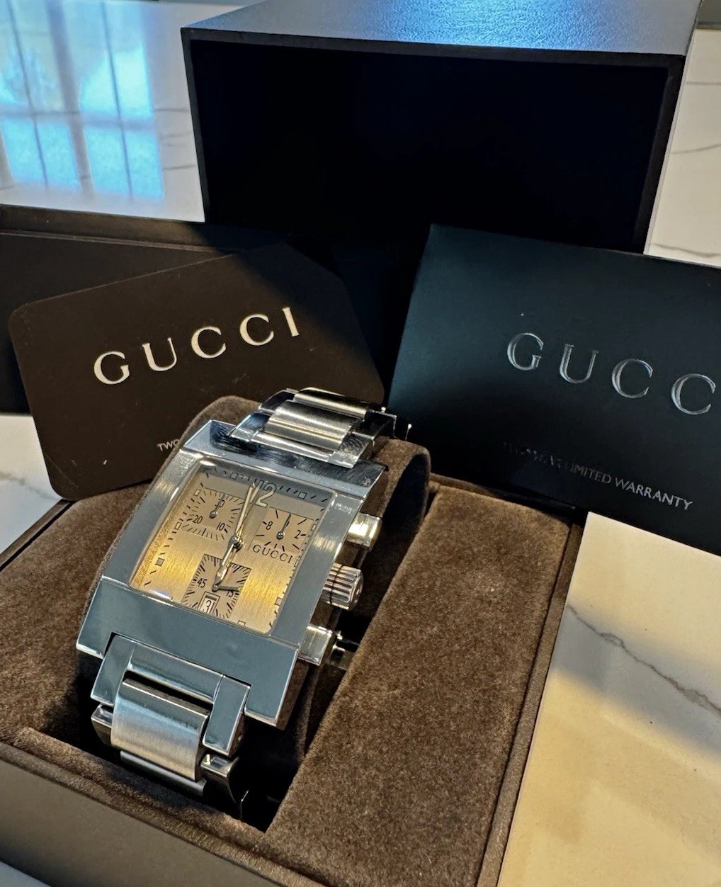 Gucci Men’s Swiss 7700 Chrono Date Quartz SS Silver Dial w/ Box