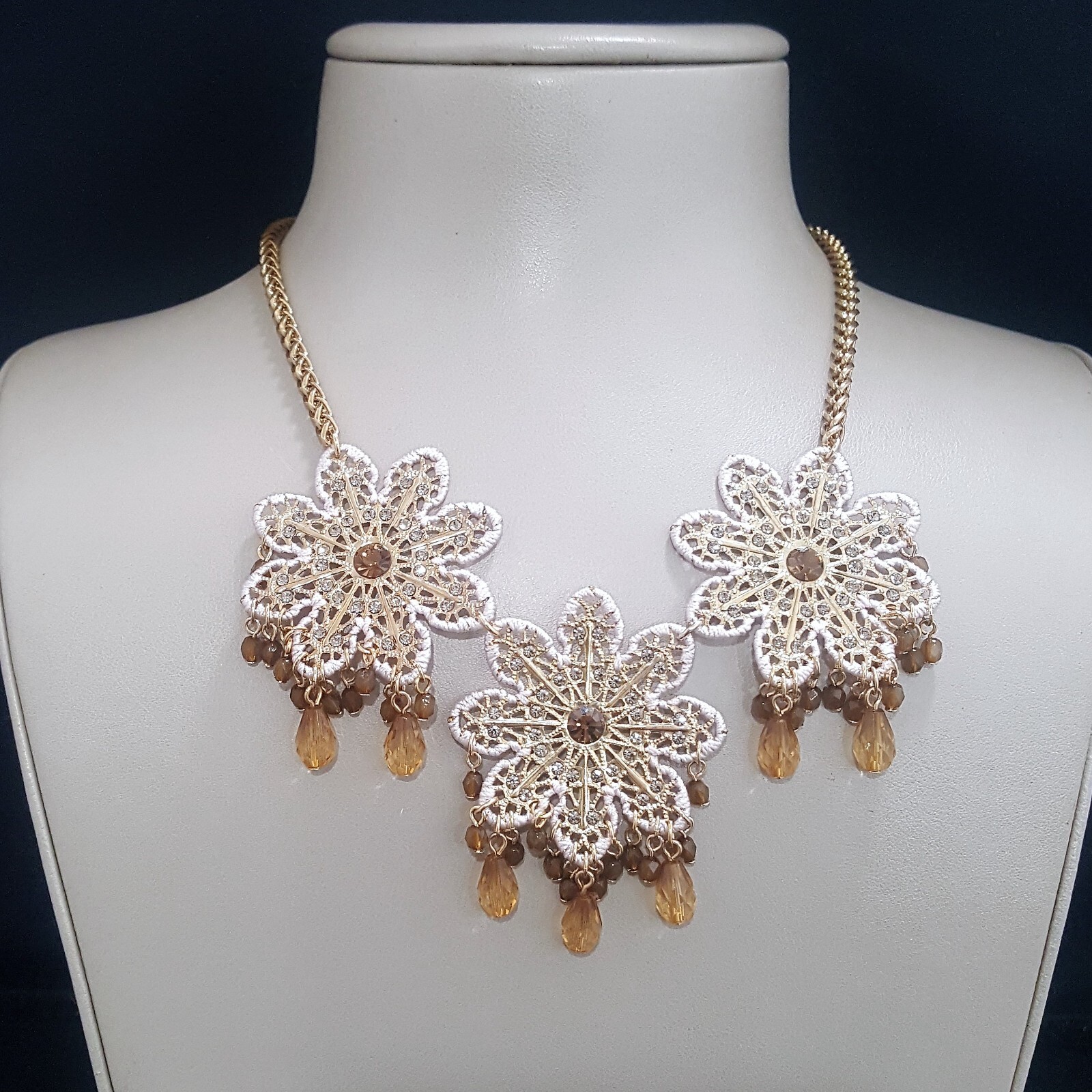 Sequin Women’s Flower Statement Necklace Antique Gold Plated NWT