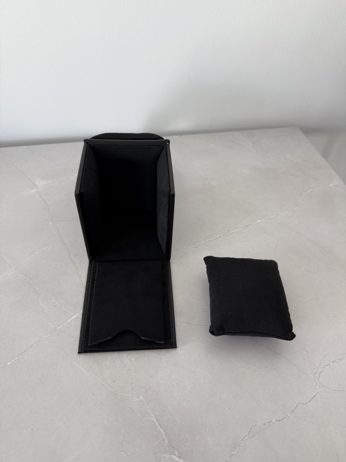 Audemars Piguet AP Watch Travel Case Leather Box Snap Closure