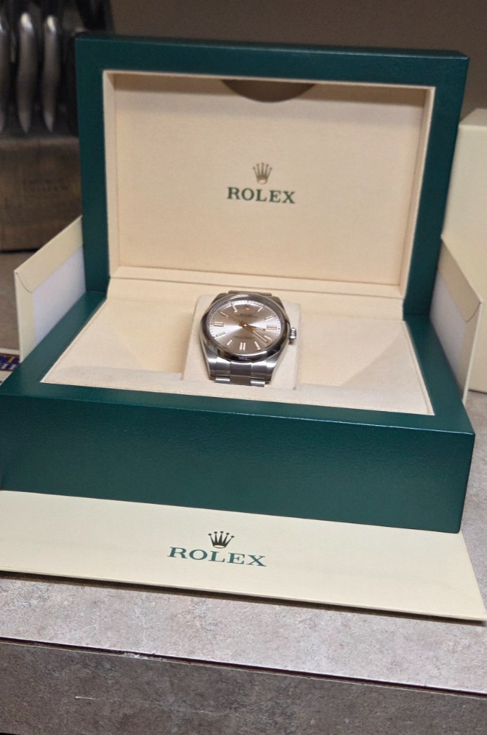 Rolex Oyster Perpetual 124300 Silver Oyster Bracelet with Silver Bezel 2023