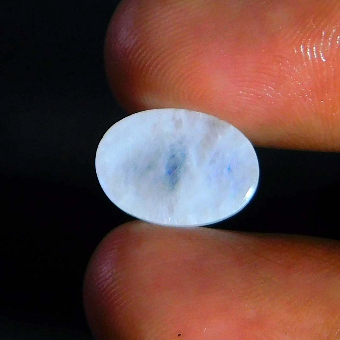 100% Natural White Rainbow Moonstone 6.45Cts. Oval Cabochon Loose Gemstone