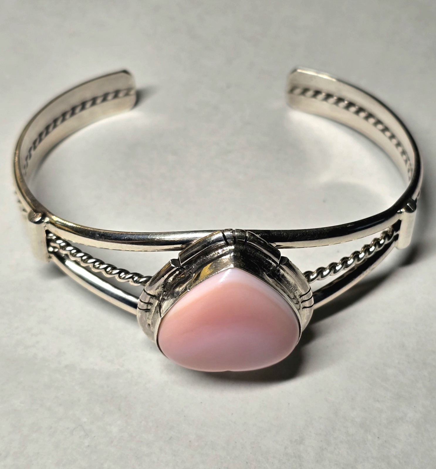 Navajo Sterling Silver Pink Conch Shell Heart Cuff Bracelet 925 Signed SE