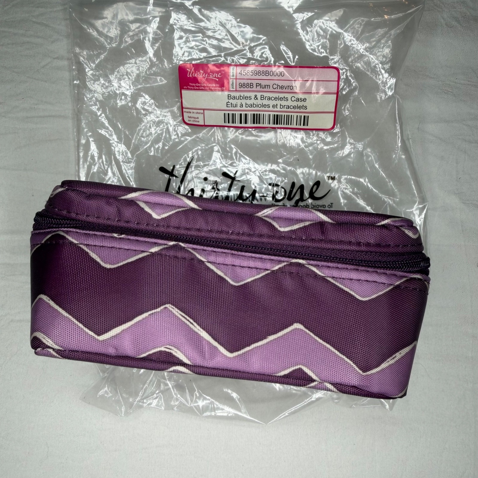 Thirty One Baubles & Bracelets Zipper Close Case w/ Mesh Bags NWT Purple Chevron