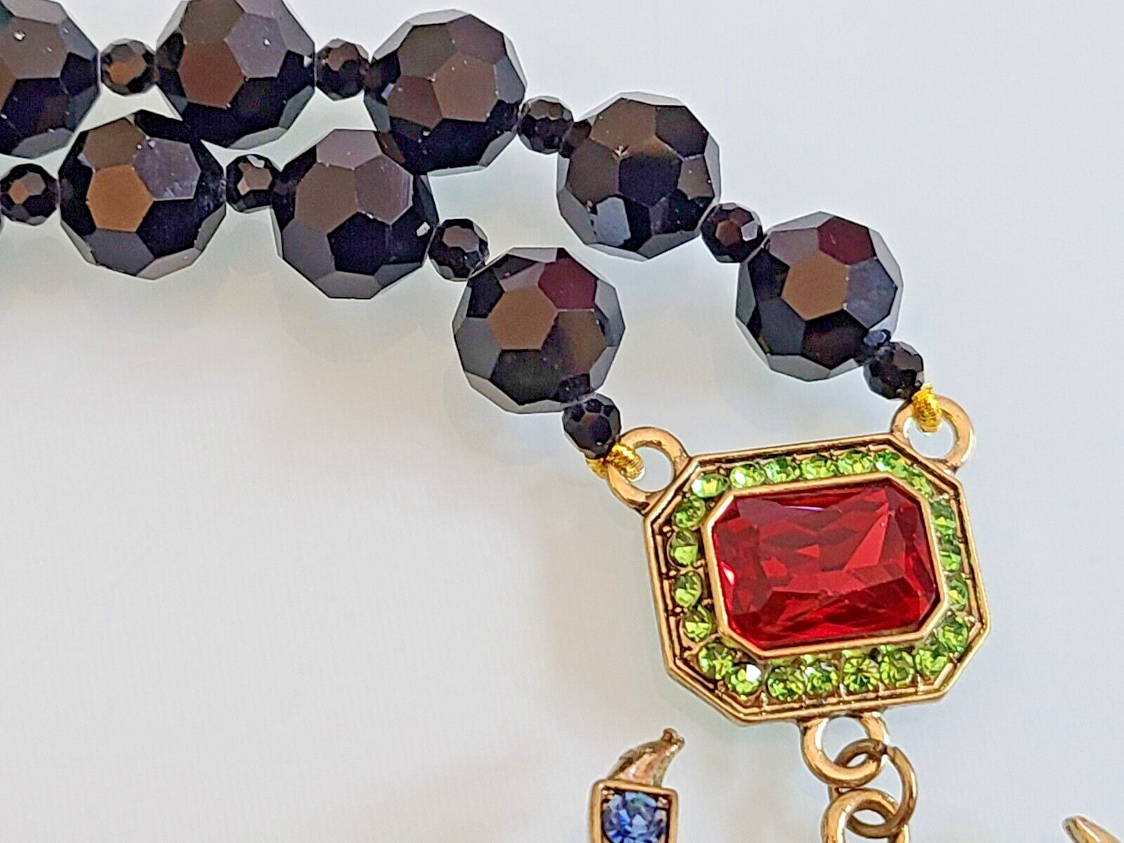 FAB UNSIGNED DESIGNER STYLE MULTICOLOR CRYSTAL SPIDER LONG LEGS DROP NECKLACE