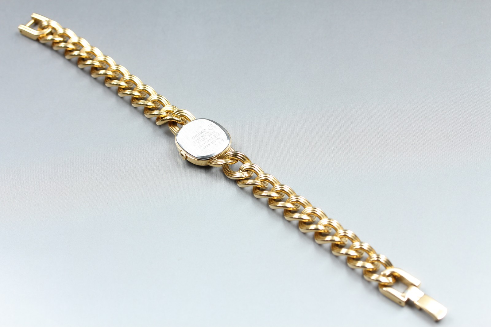 Vintage 1986 Seiko Tisse 2C21-5510 Gold Oval SGP Ladies Watch From JAPAN