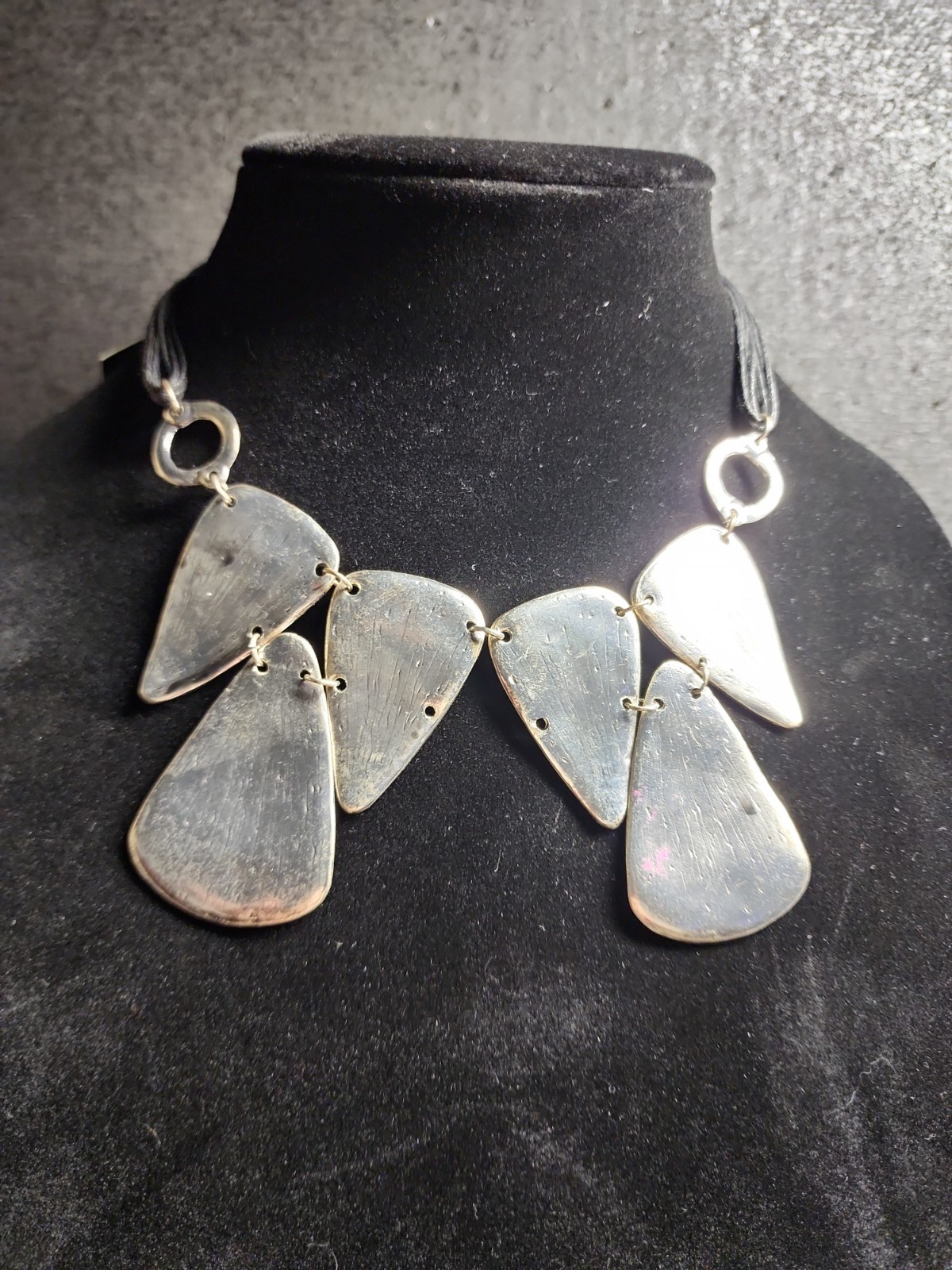 Lake Shore Drive Silver Tone Bib Necklace Hammered Metal Statement Jewelry