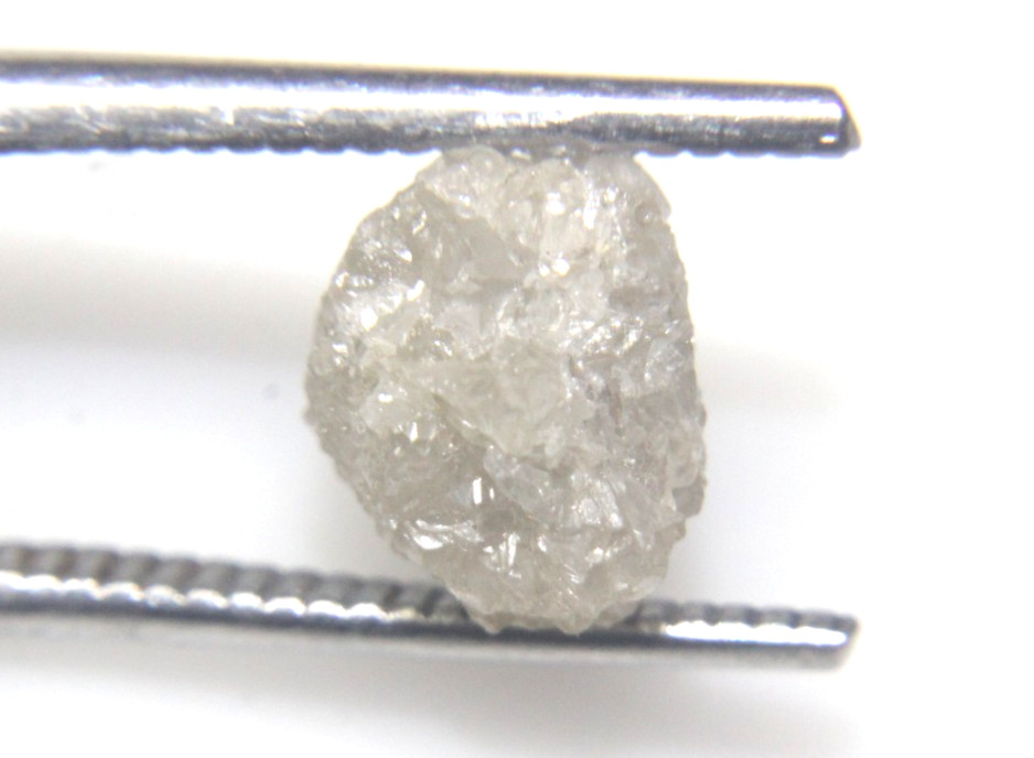 3.90CT/1 PIECE NATURAL RAW UNCUT GRAY ROUGH DIAMOND 9.32×7.83×6.81 MM