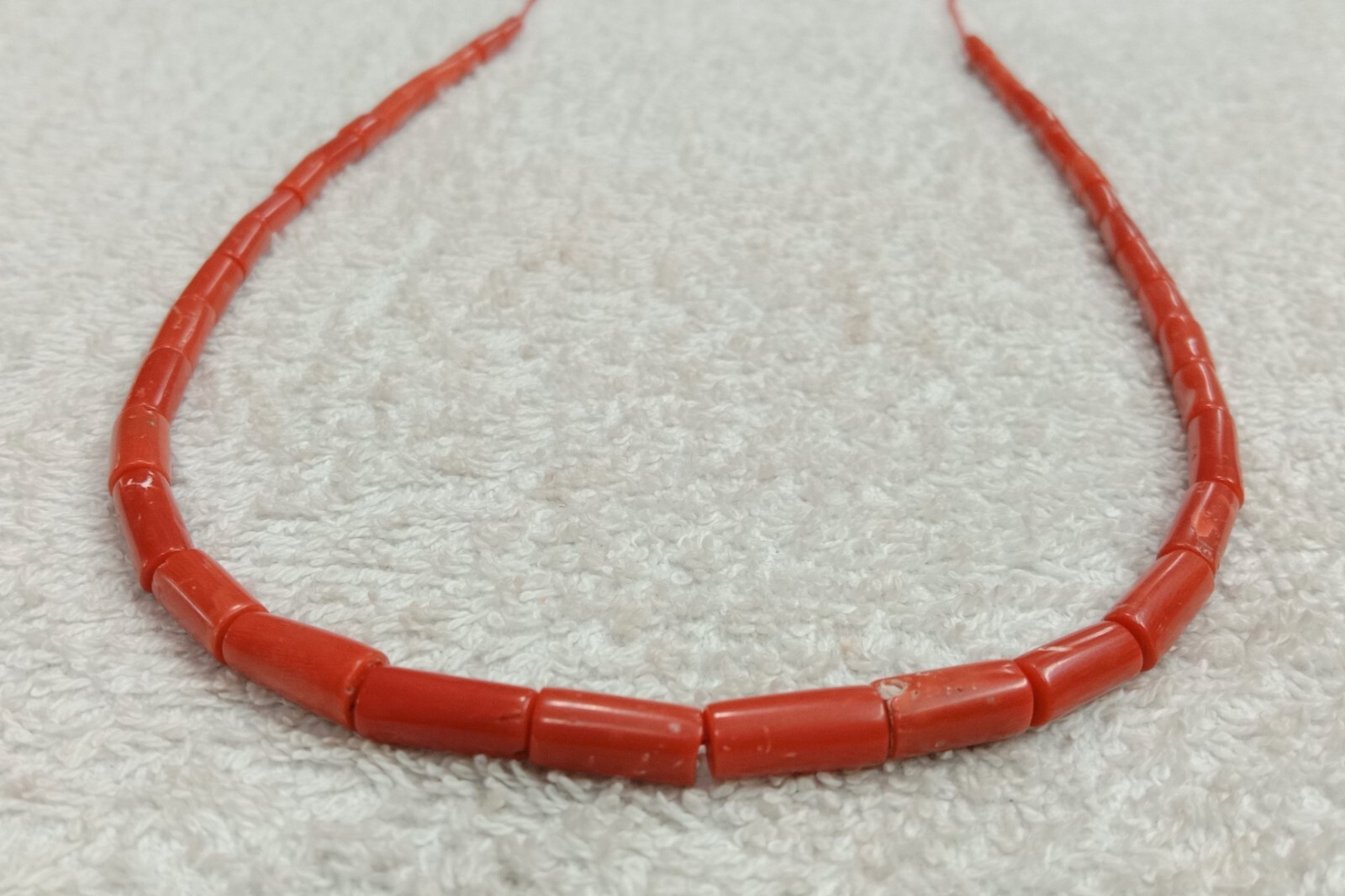 16″INCHES 100% Natural Italian coral pipe Beads.AA quality.Size 4x10mm to 5x11mm