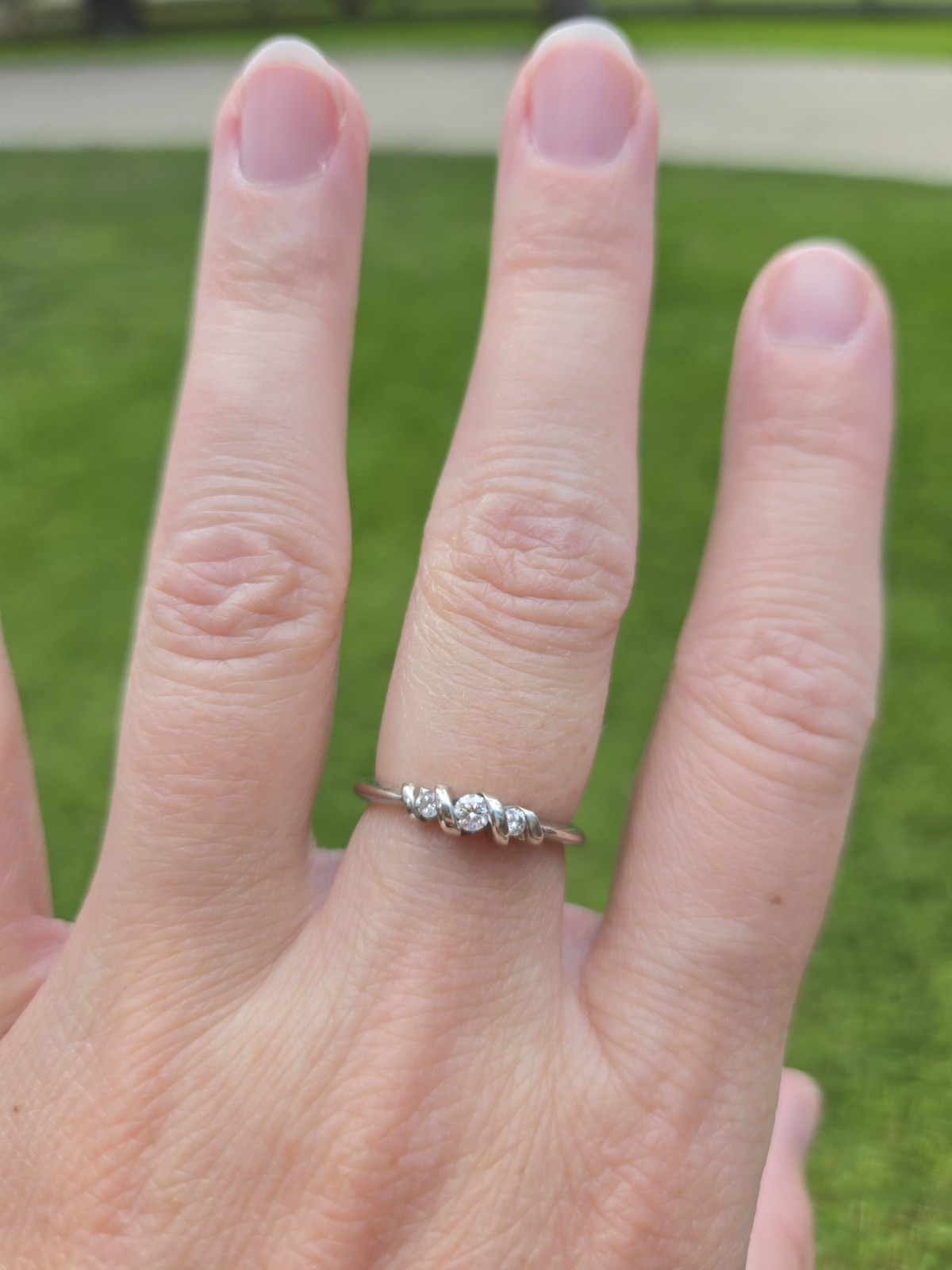 Vintage 10K White Gold 0.14 CTW Diamond Trilogy Crossover Ring, Size 6.75 Estate