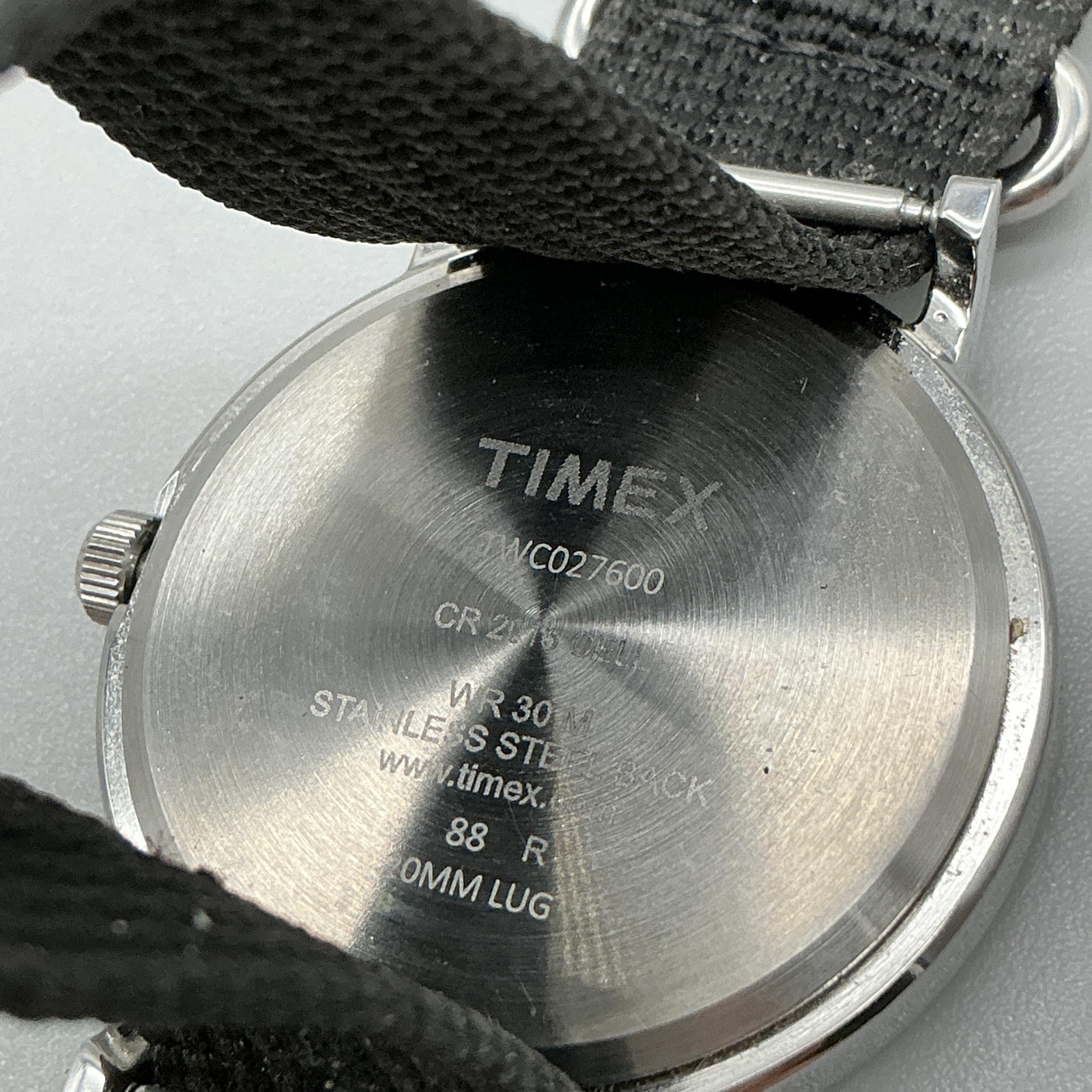 Timex Weekender Indiglo WR 30M Mens Watch 38mm Cream Dial Black Nylon Strap