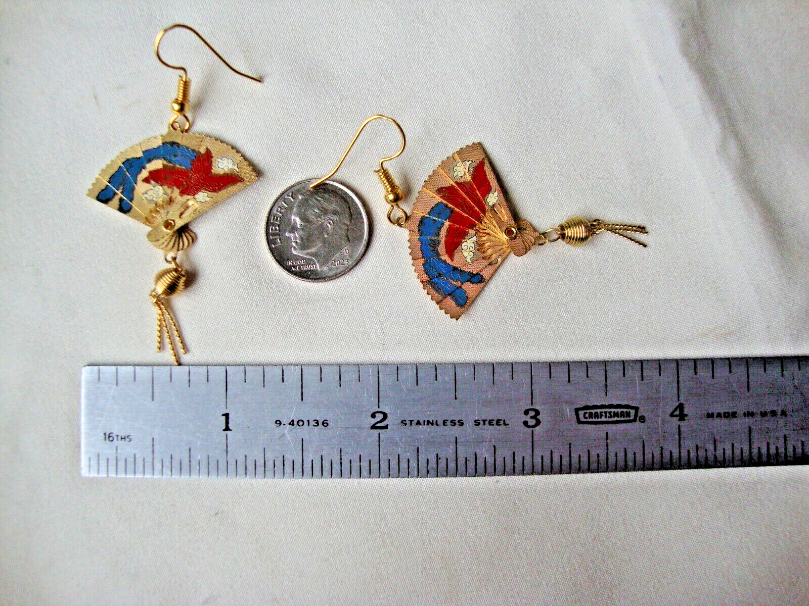 Vtg Charming Classic Chinese Phoenix & Crane Enamel Etched Folding Fan Earring