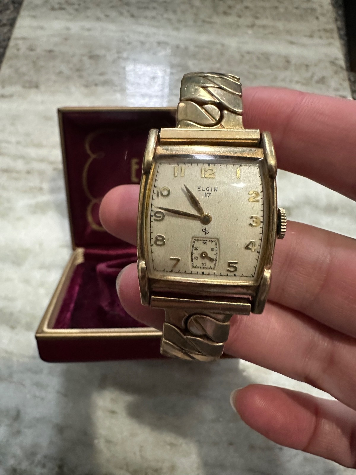Vintage Elgin 17 jewels dura power gold tone wrist watch with original case