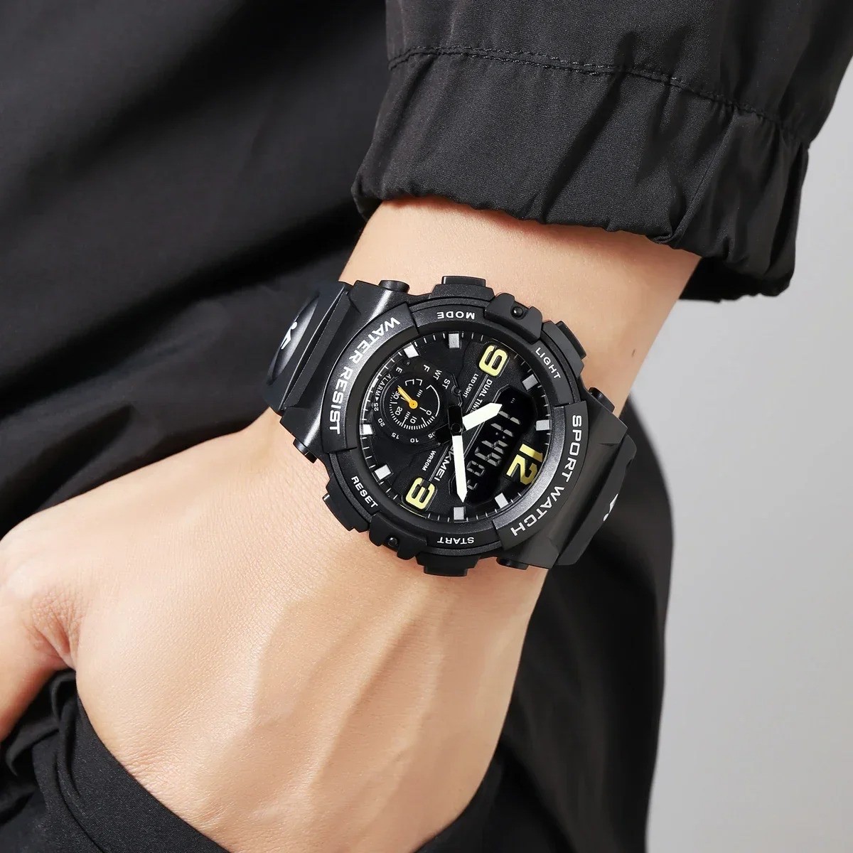 Rugged Large Dial Watch Waterproof Quartz