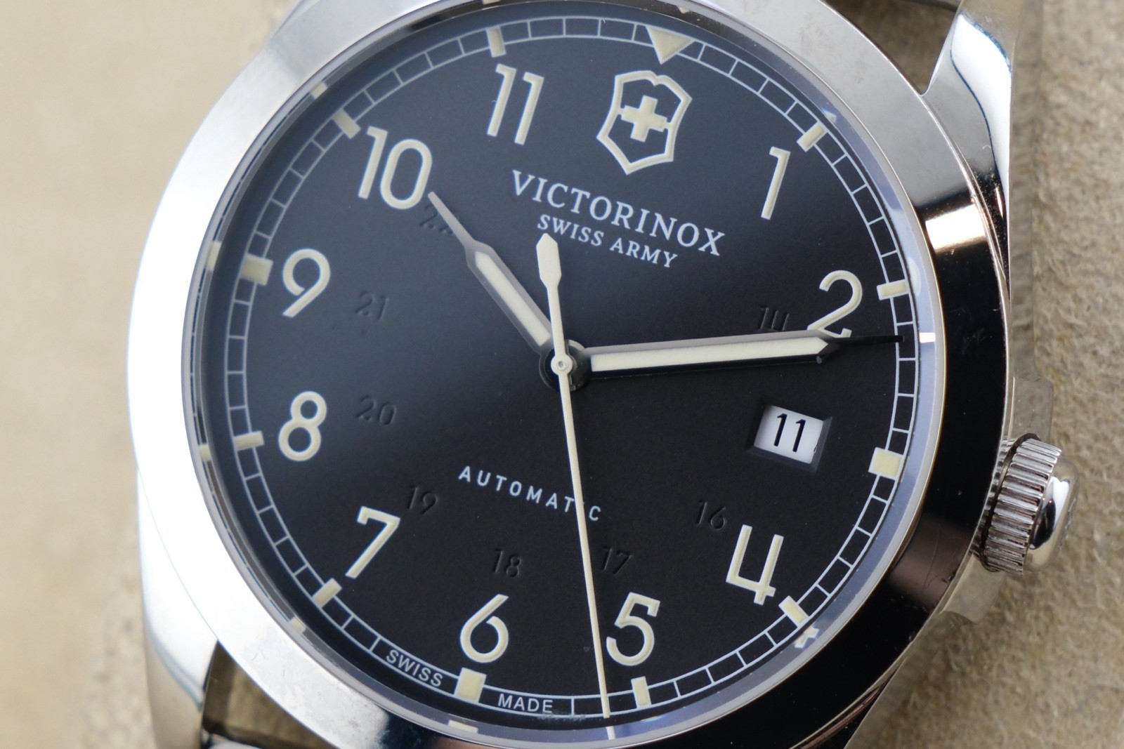 Victorinox Swiss Army Infantry Swiss Automatic 40mm Watch Mesh Bracelet RARE
