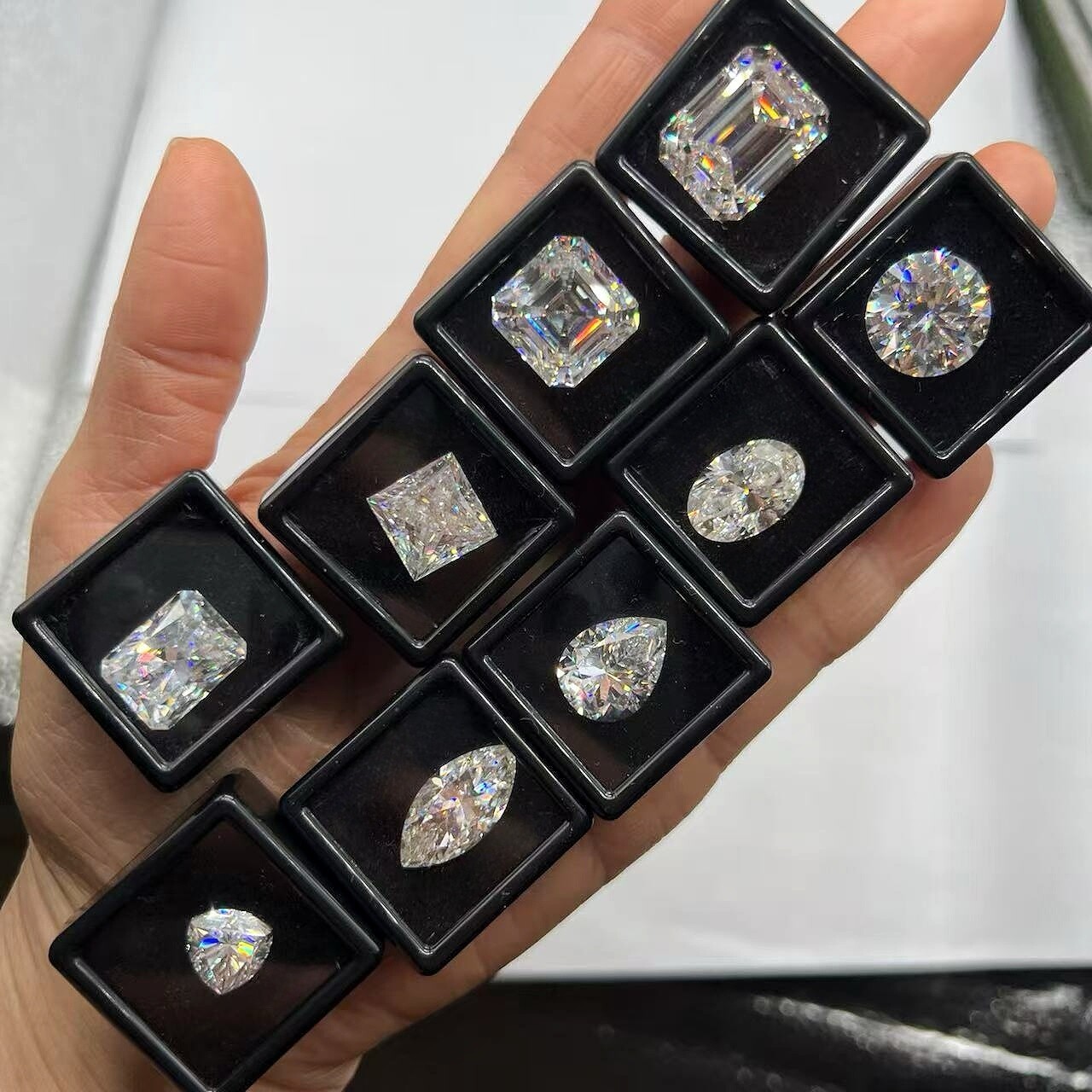 High Quality 0.3-10ct D Color VVS1 GRA Certified Multi-shape Moissanite Loose