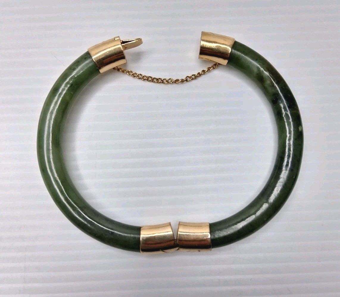 Vintage Green Nephrite Jade Hinged Gold Tone Bangle Bracelet Push Lock