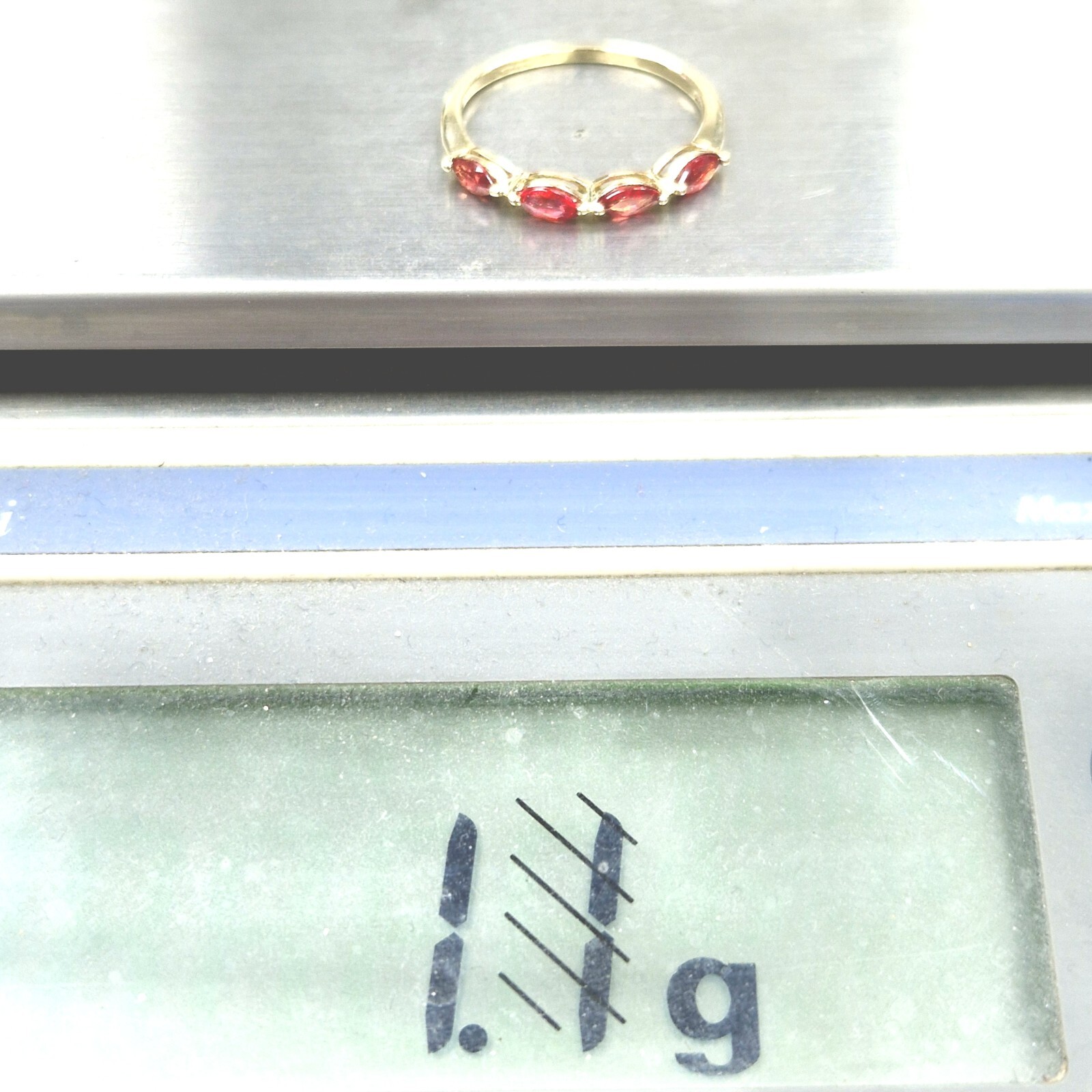 9ct Gold Blood Orange Zirconia Ring Size O Band UK Hallmarked 1.1g