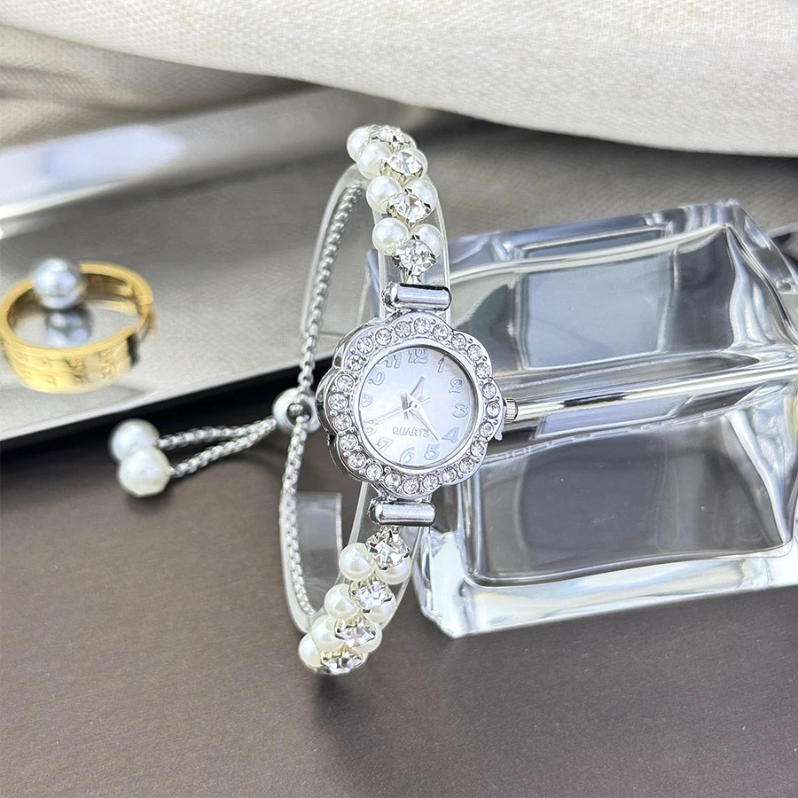 Double-Row Pearl Pull-Open Bracelet Diamond-Encrusted Case Arabic Numeral Scale