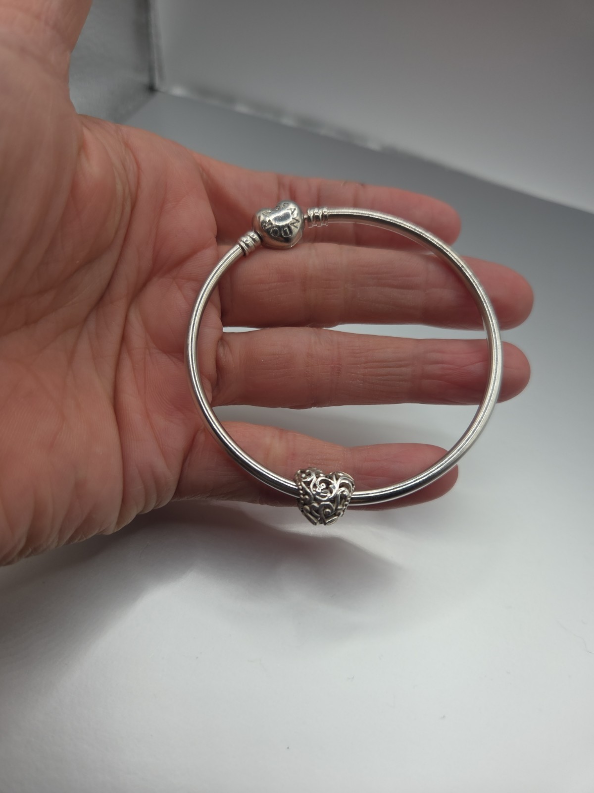 925 Silver Authentic PANDORA Moments Heart Clasp Bangle Bracelet Heart Charm