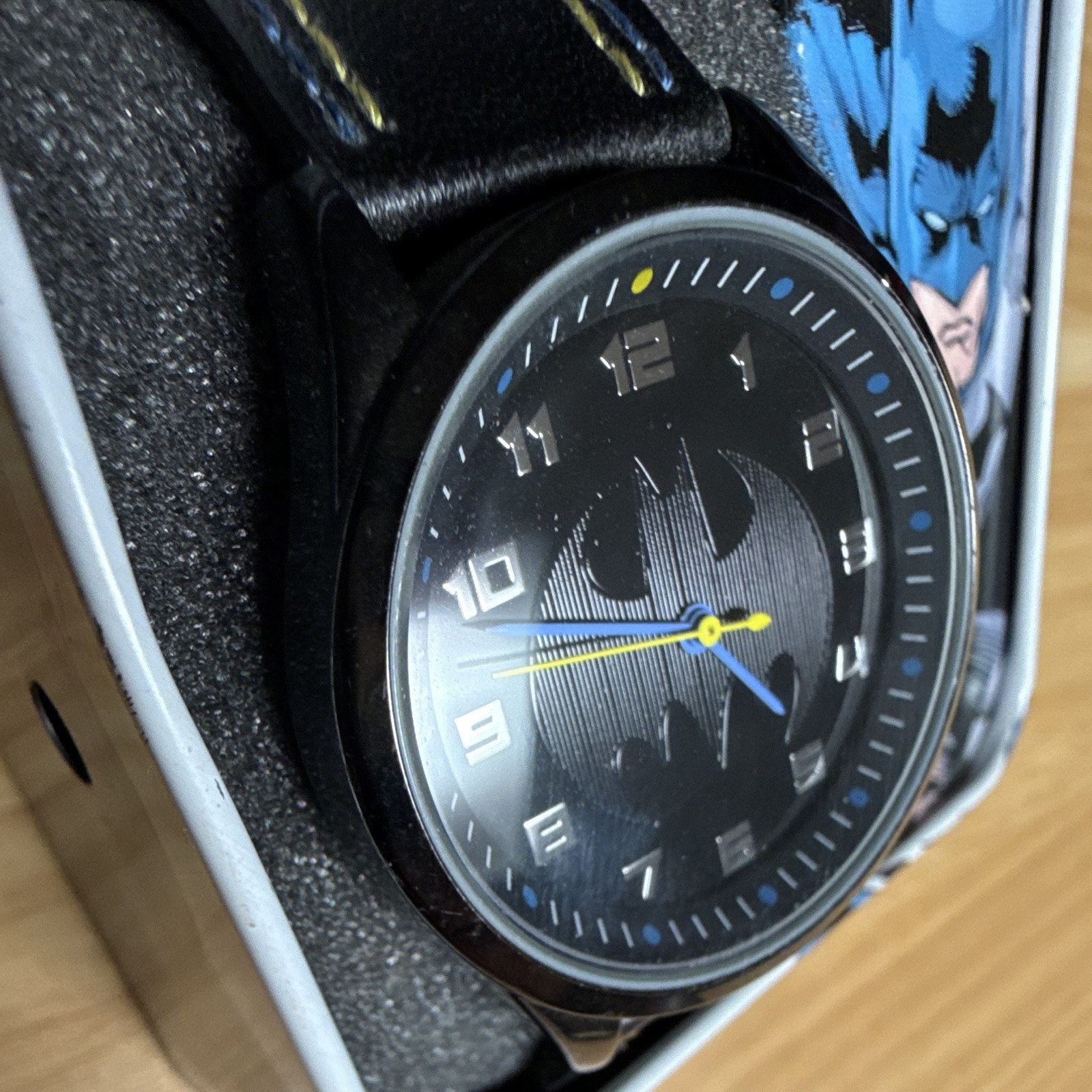 DC Comics Batman Analog Wristwatch Black Dial Leather Strap Tin Boy’s Children’s