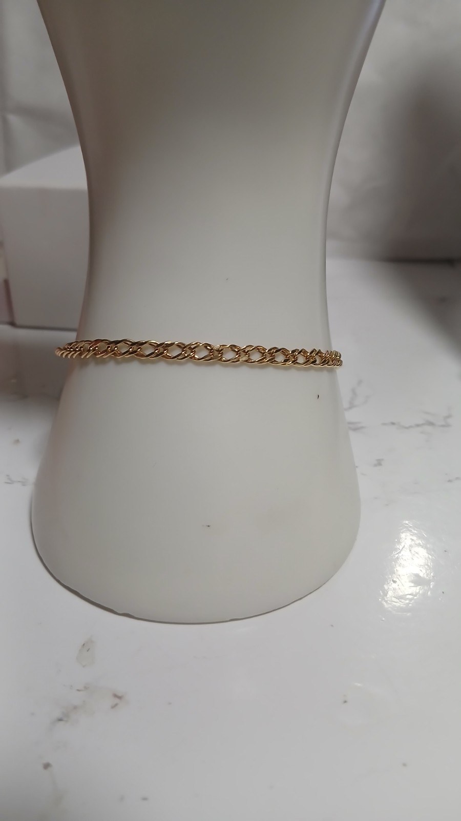 9ct Yellow Gold Bracelet.
