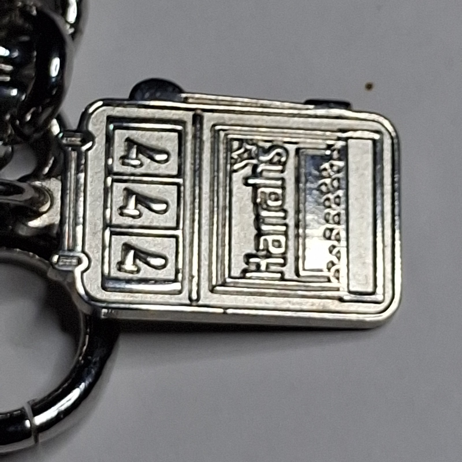 Vintage Harrahs Casino 777 Slot Machine Charm Toggle Bracelet Silver Tone 7.5″