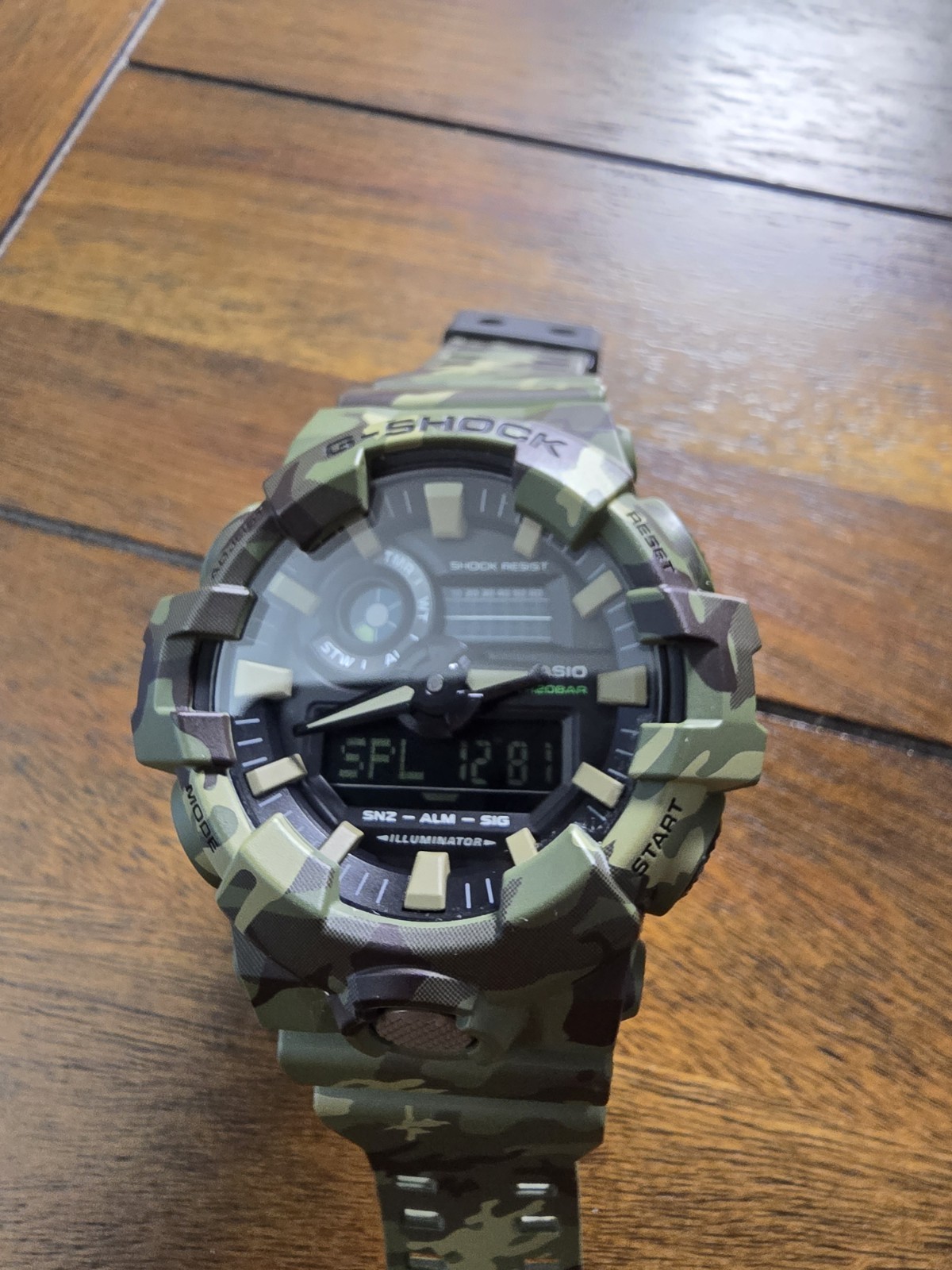 Casio G-Shock GA-700CM-3A Camo Green Ana-Digi 200M Men’s Watch Runs Great