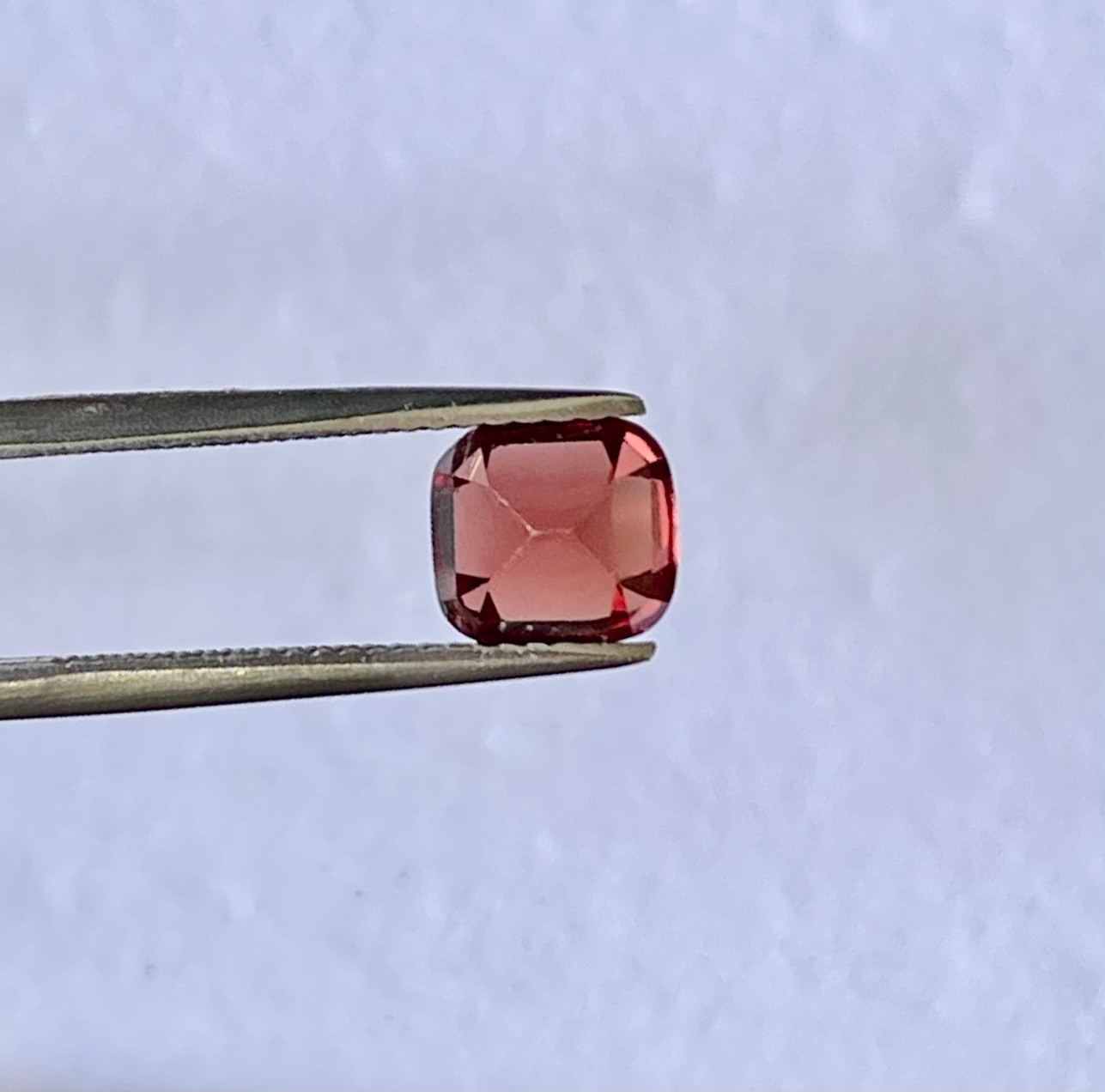 Natural 100% VVS 2.86 ct 8.6×7.6×5.2 mm Cushion Orange Gamet Mozambique, Africa