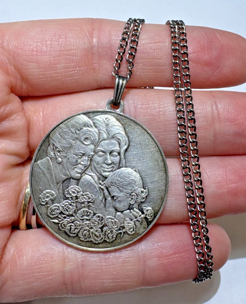 1972 Mother’s Day Grandmother Daughter Sterling Coin Washington Irving Pendant