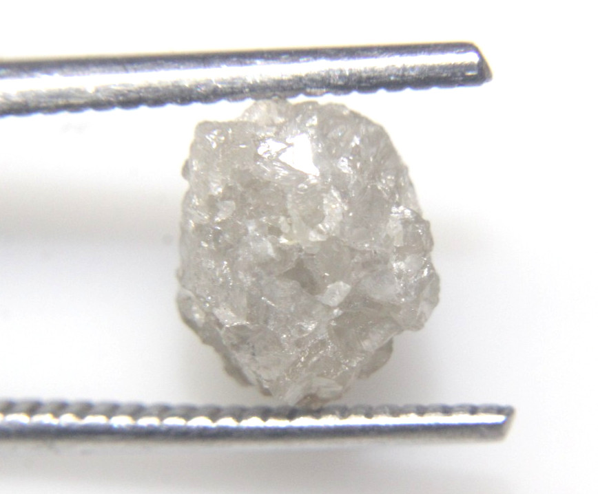 3.90CT/1 PIECE NATURAL RAW UNCUT GRAY ROUGH DIAMOND 9.32×7.83×6.81 MM