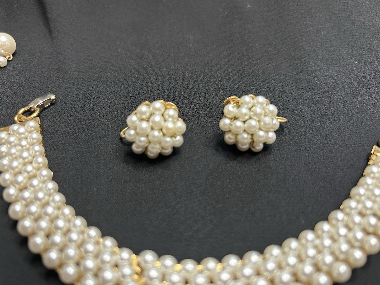 Vintage HOBE Faux Pearl~Gold Tone Jewelry Set Necklace, Bracelet,Earrings 3pc.