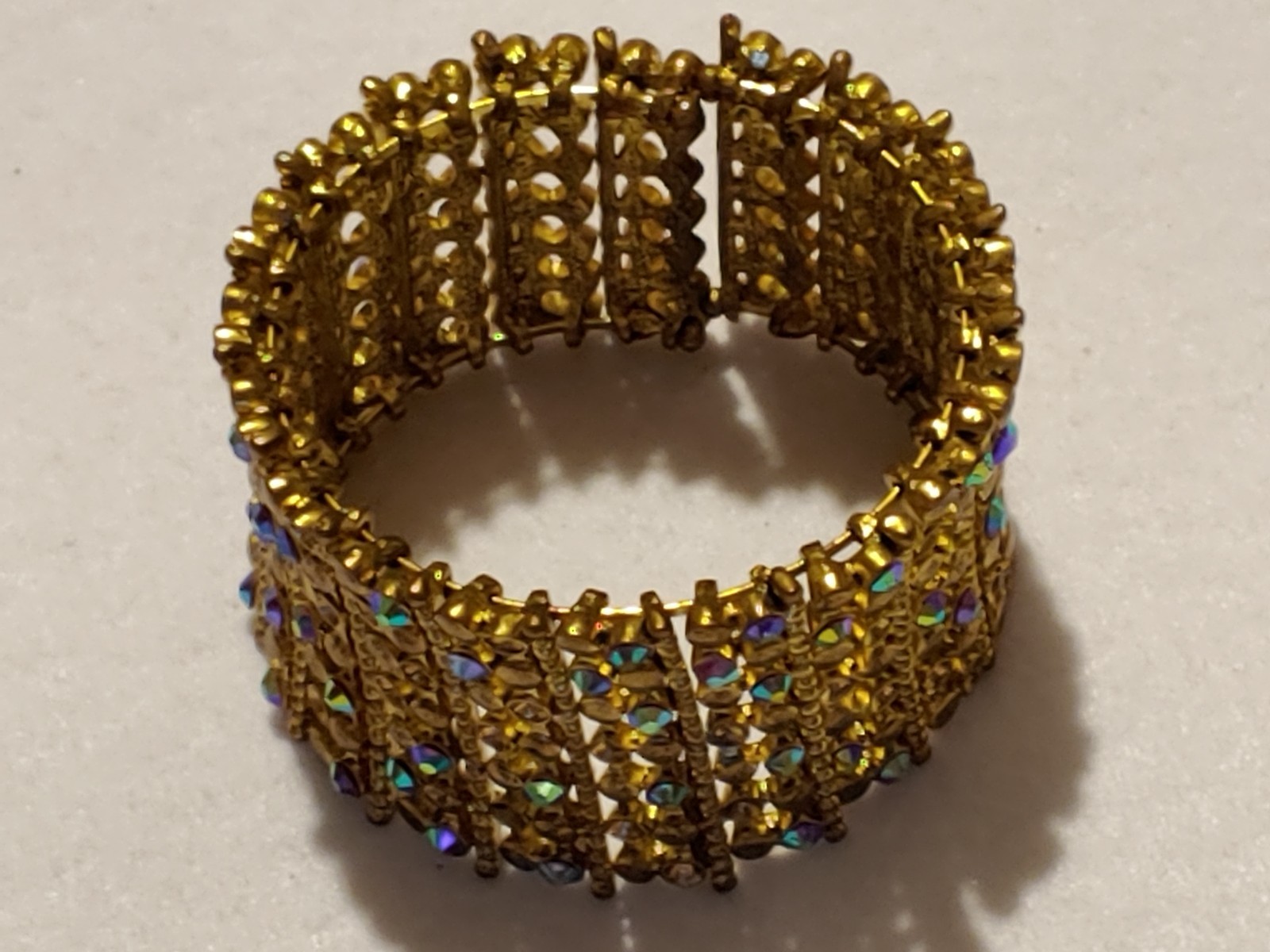 Vintage – 1 1/2 in WIDE RHINESTONE BRACELET – Gold Tone – 2 1/8 in DIA -Heavy
