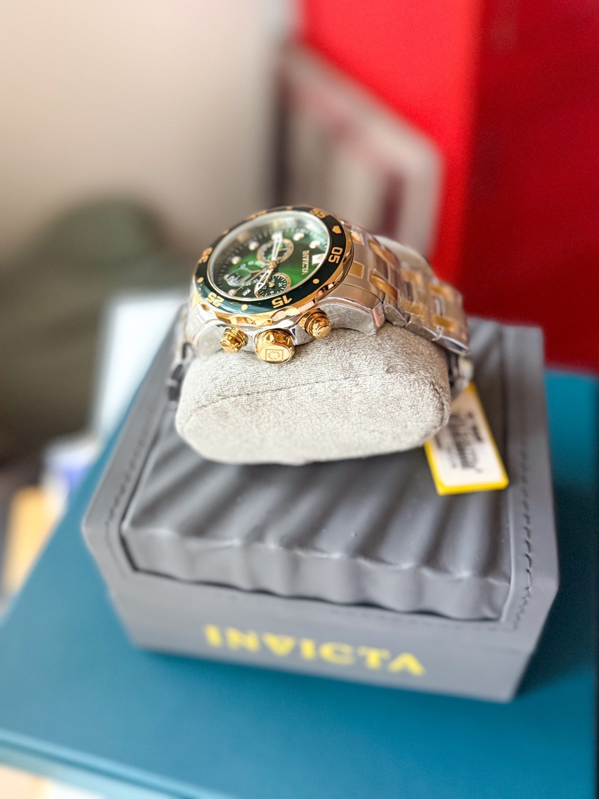 New Invicta Pro Diver Scuba Men’s Chronograph Watch Green/Gold 40191