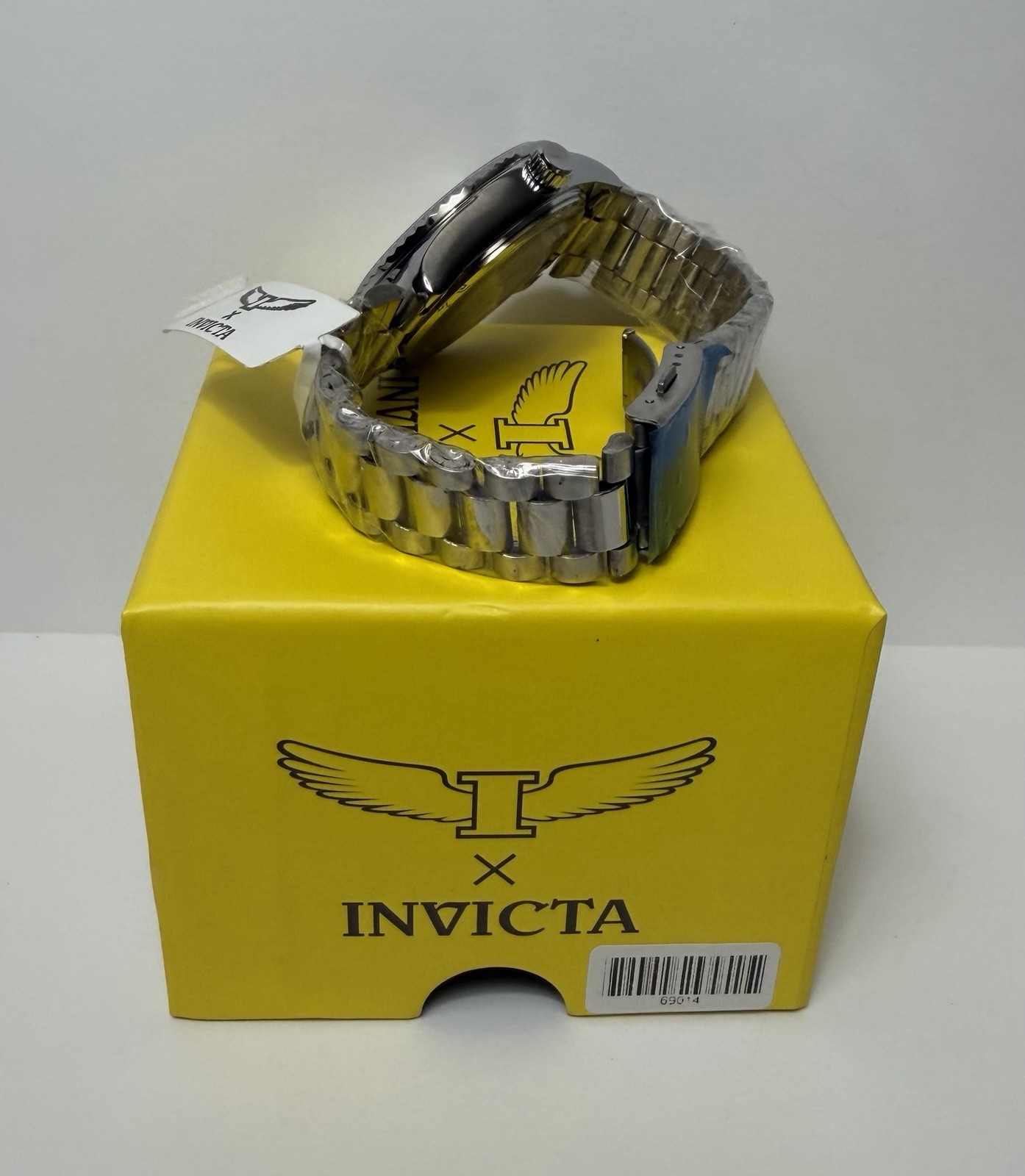 Invicta 69014 Men’s Silver Tone Black Dial Quartz Watch New Box