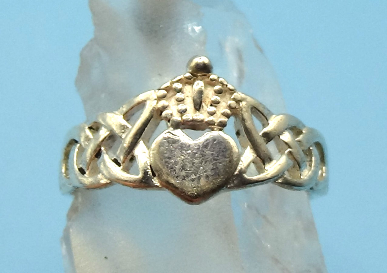 Vintage 925 Sterling Silver Celtic Knot Heart Claddagh Ring 6