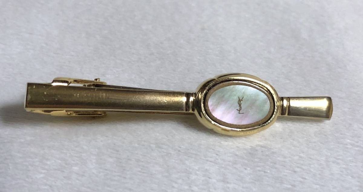 Good Condition Yves Saint Laurent Vintage YSL Logo Icon Shell Tie Pin Gold