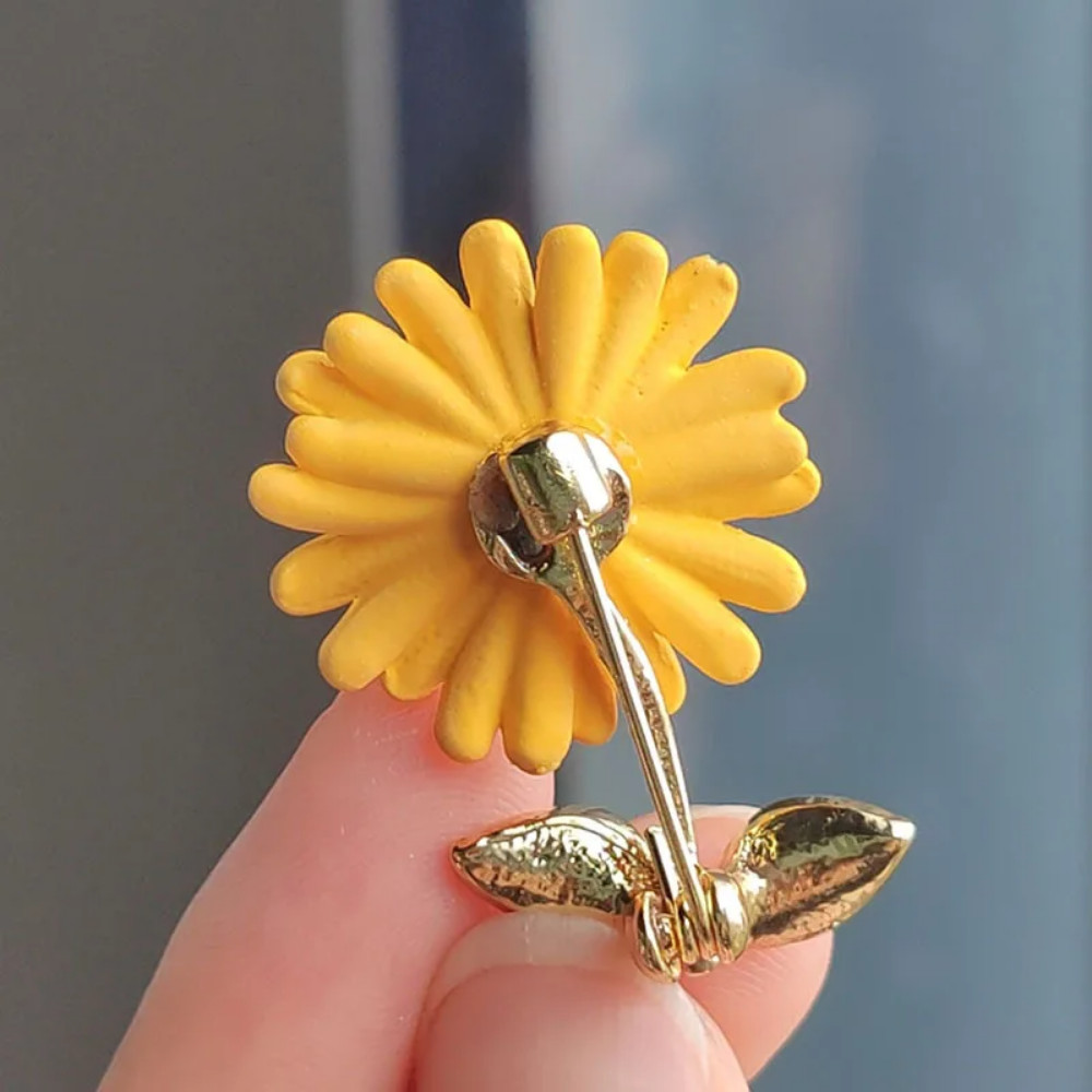 Pretty Enamel Sunflower Brooch Rhinestone Sun Flower Pin Summer Jewelry Gift USA