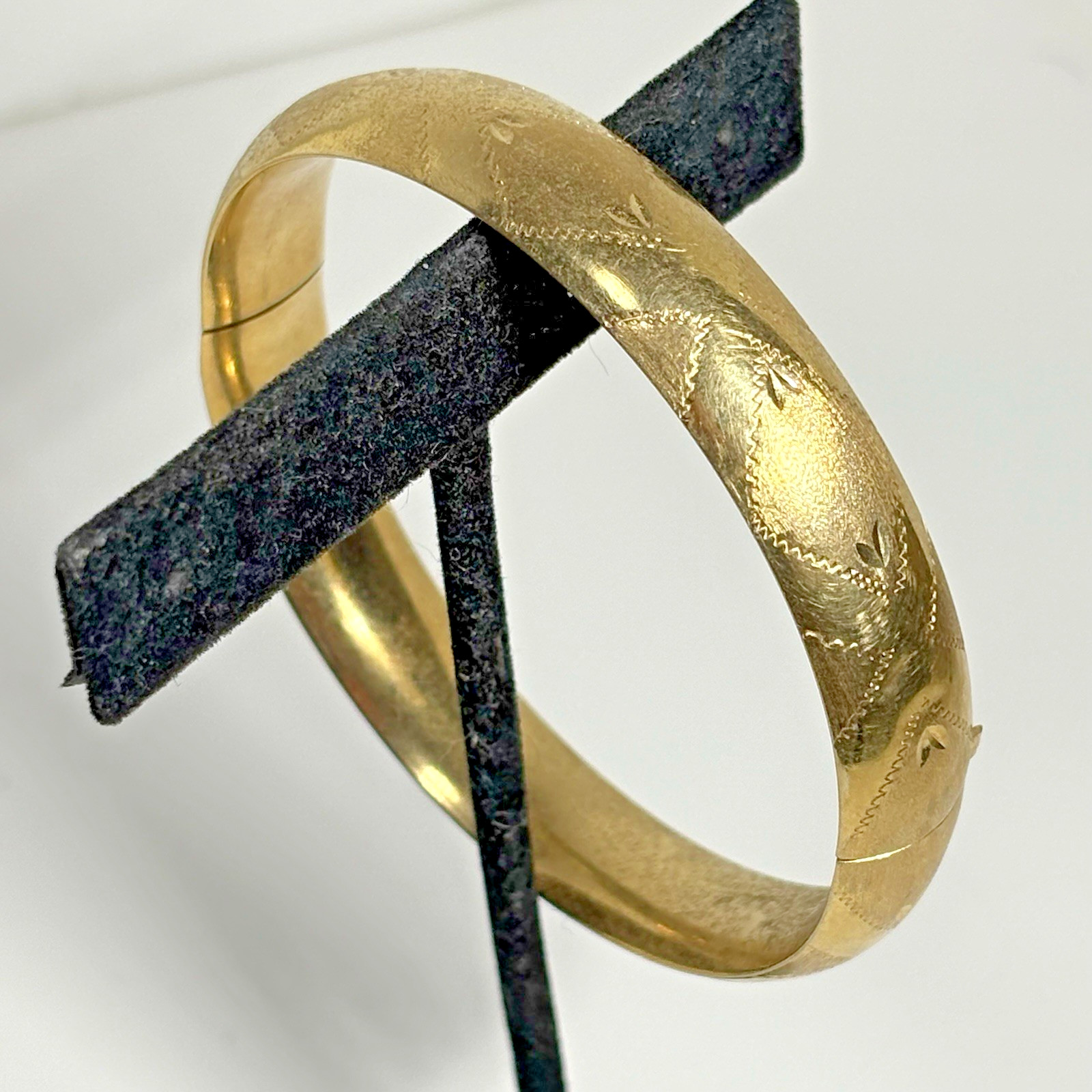 Vintage Signed RCI 14K Yellow Gold Hinged Bangle Bracelet Hollow 10.8g Etched 7″